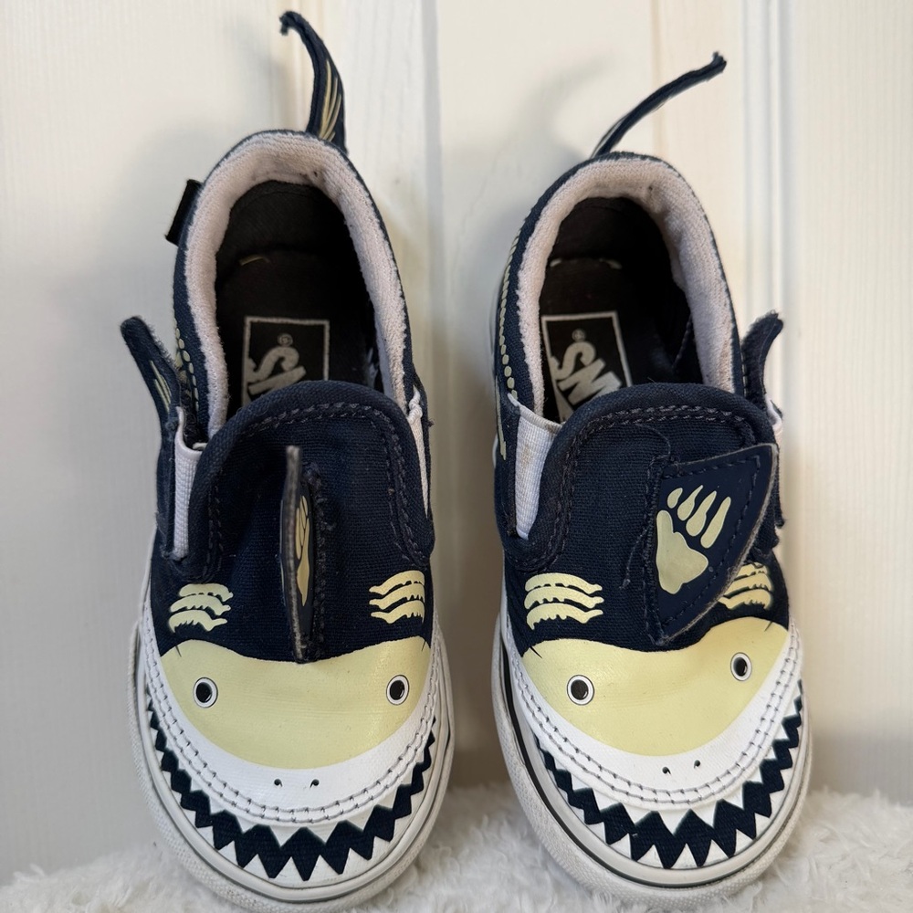 Vans Slip-on Navy V Shark Glow XRay Ocean Blue Sneakers for Kids Size 7.0 - Picture 3 of 12